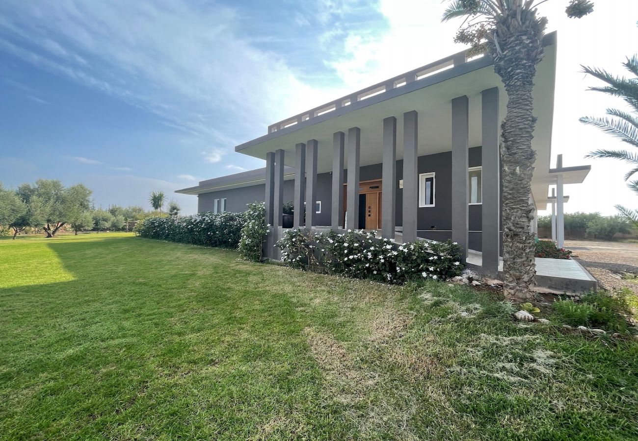 Villa in Marrakech - Villa GHITA, Contemporary High Standing villa, 15 minutes from Marrakech