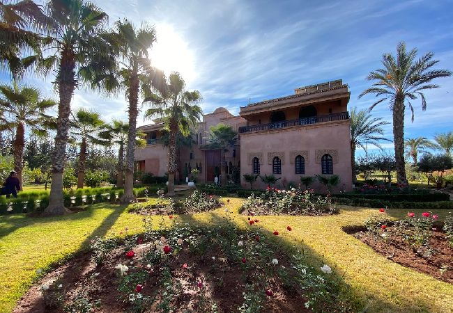 Villa in Marrakech - VILLA DAR JEMA, 24 sleeps, magnificient villa at 15 minutes of Marrakech