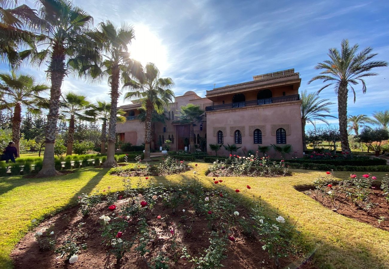 Villa in Marrakech - VILLA DAR JEMA, 24 sleeps, magnificient villa at 15 minutes of Marrakech