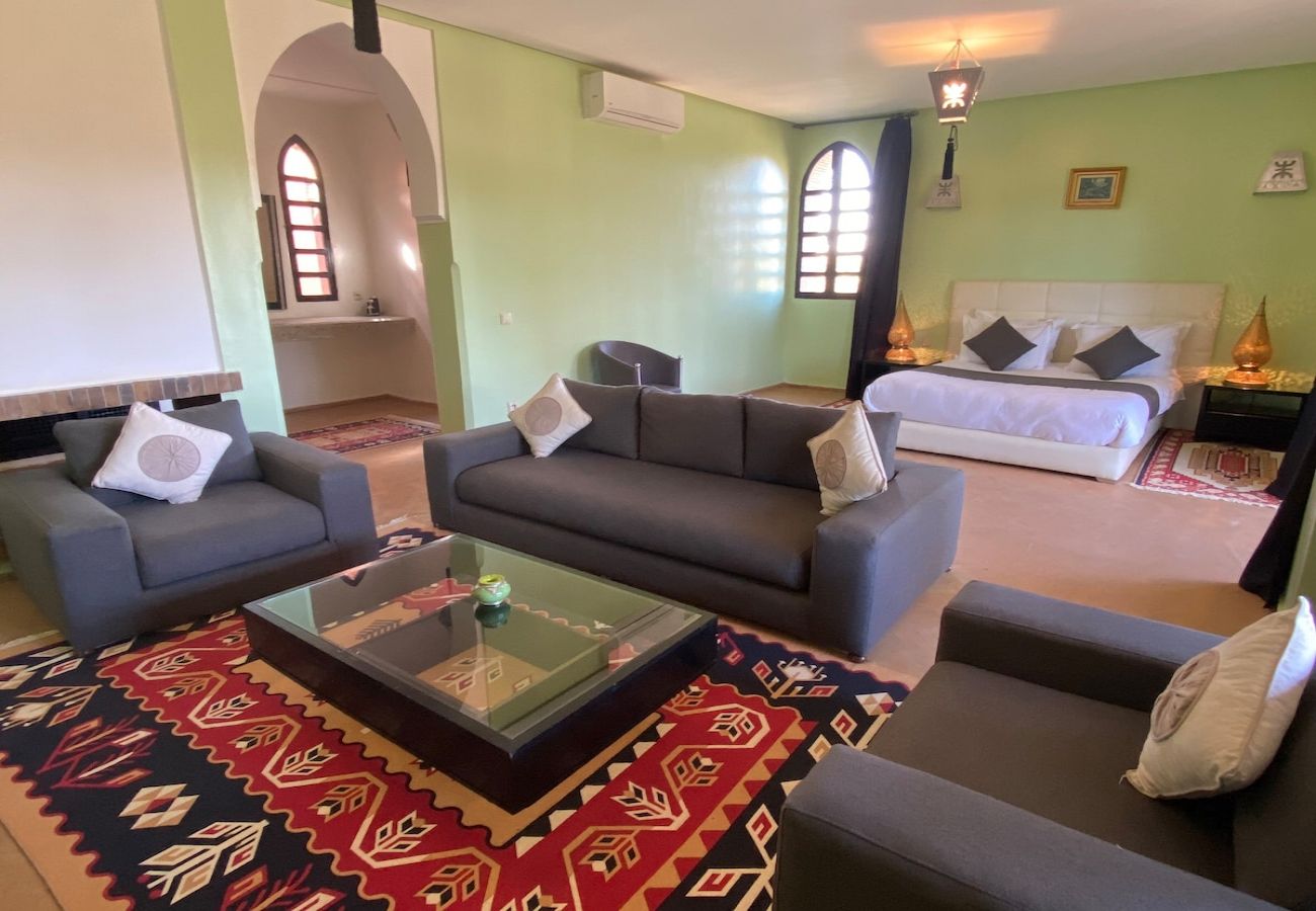 Villa in Marrakech - VILLA DAR JEMA, 24 sleeps, magnificient villa at 15 minutes of Marrakech