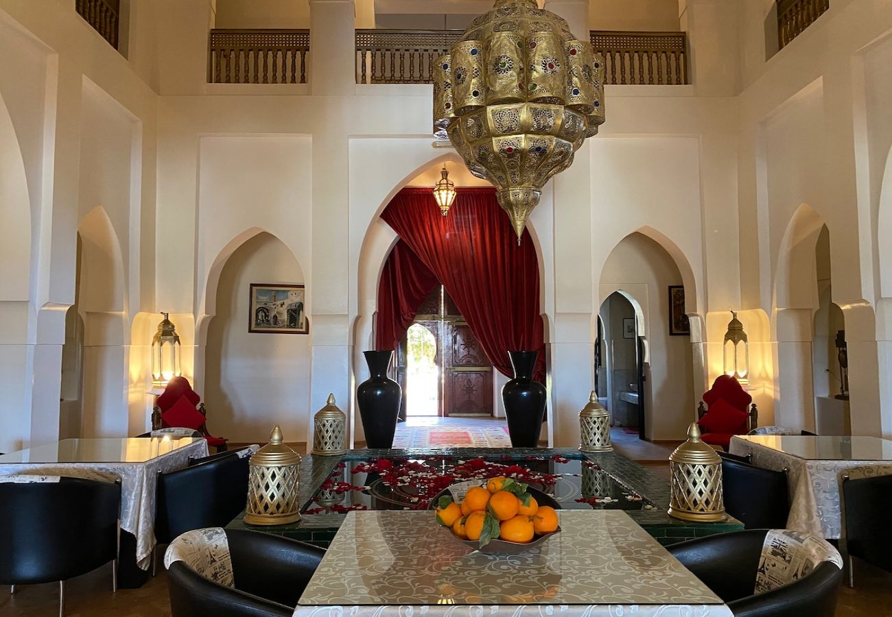 Villa in Marrakech - VILLA DAR JEMA, 24 sleeps, magnificient villa at 15 minutes of Marrakech