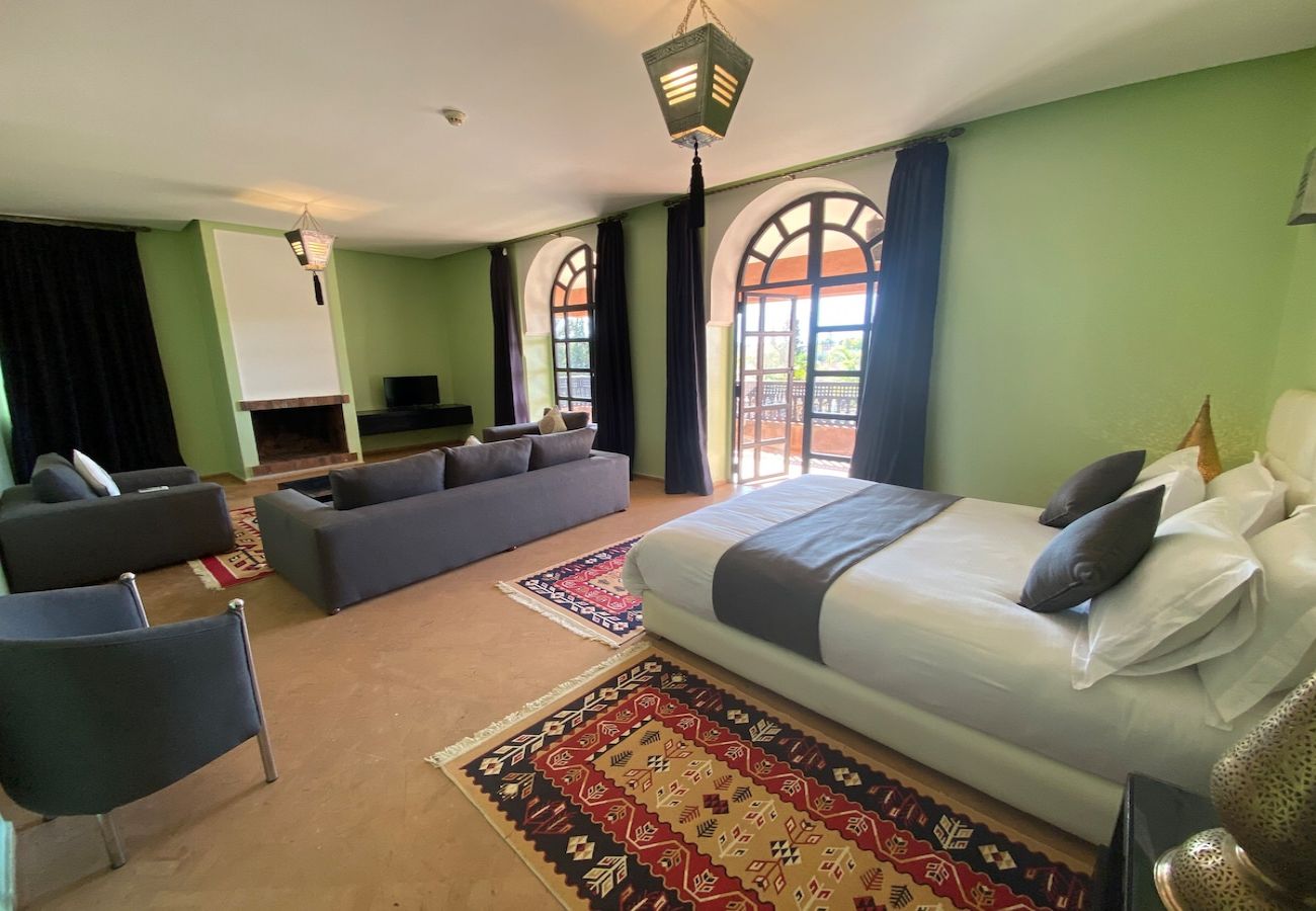 Villa in Marrakech - VILLA DAR JEMA, 24 sleeps, magnificient villa at 15 minutes of Marrakech