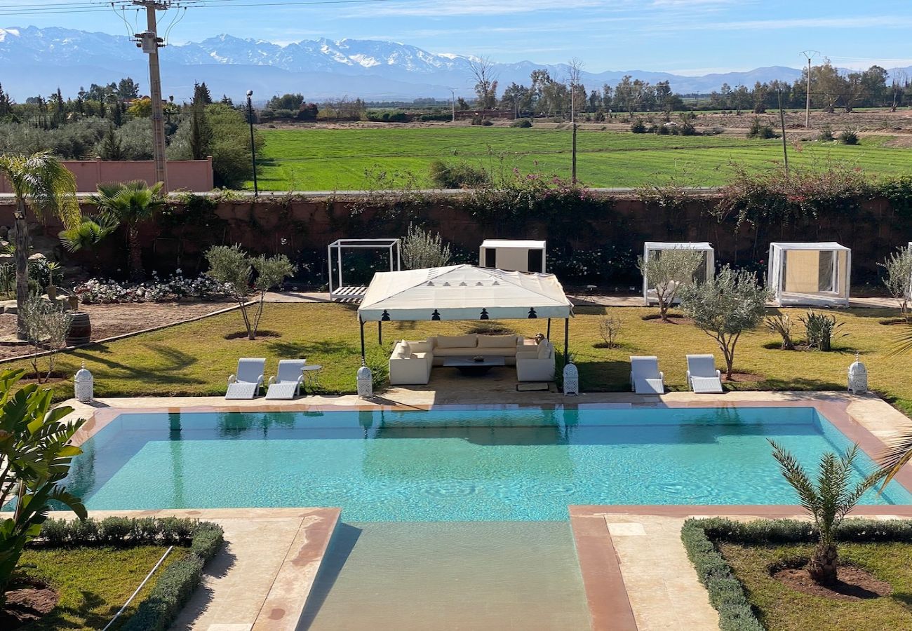 Villa in Marrakech - VILLA DAR JEMA, 24 sleeps, magnificient villa at 15 minutes of Marrakech