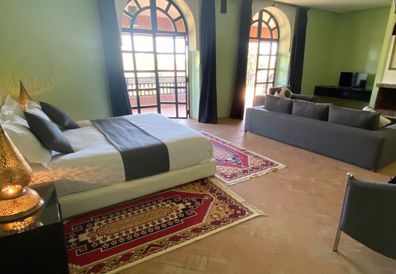 Villa in Marrakech - VILLA DAR JEMA, 24 sleeps, magnificient villa at 15 minutes of Marrakech