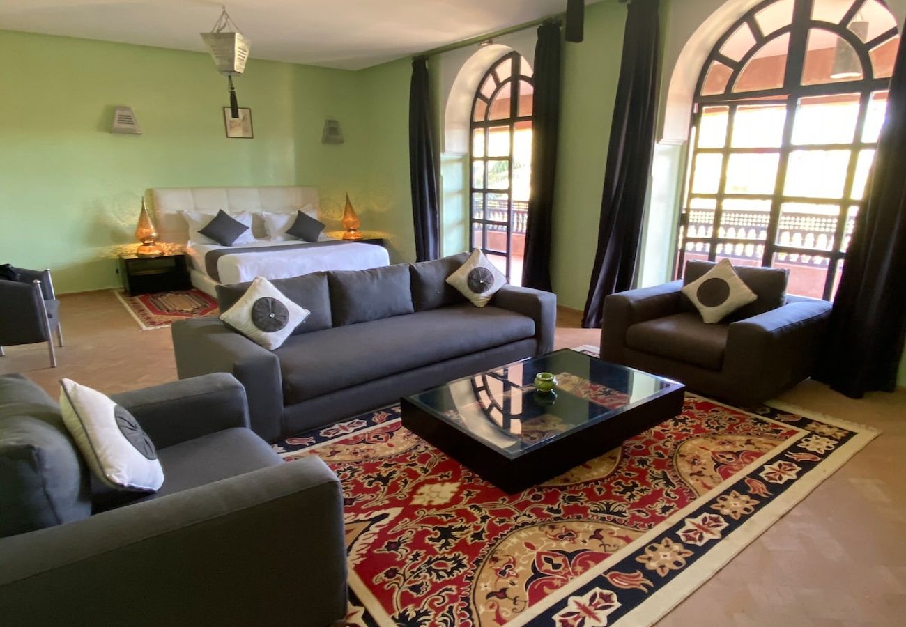 Villa in Marrakech - VILLA DAR JEMA, 24 sleeps, magnificient villa at 15 minutes of Marrakech