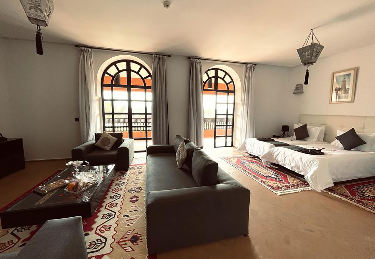 Villa in Marrakech - VILLA DAR JEMA, 24 sleeps, magnificient villa at 15 minutes of Marrakech