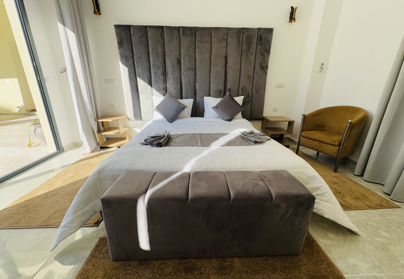 Villa in Marrakech - VILLA LES KASBAHS DE ZARRABA, 5 villas, 64 sleeps, magnificient villa at 15 minutes of Marrakech