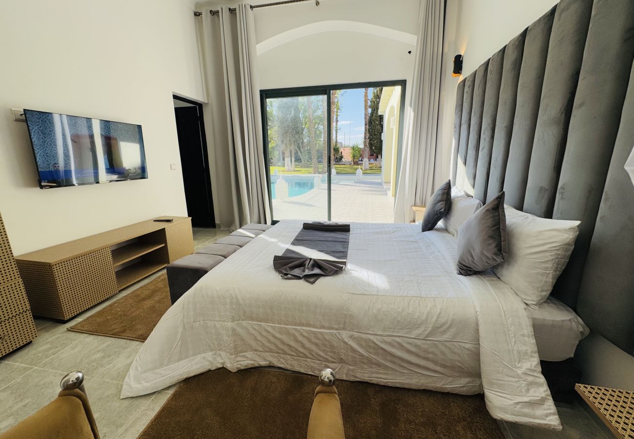 Villa in Marrakech - VILLA LES KASBAHS DE ZARRABA, 5 villas, 64 sleeps, magnificient villa at 15 minutes of Marrakech