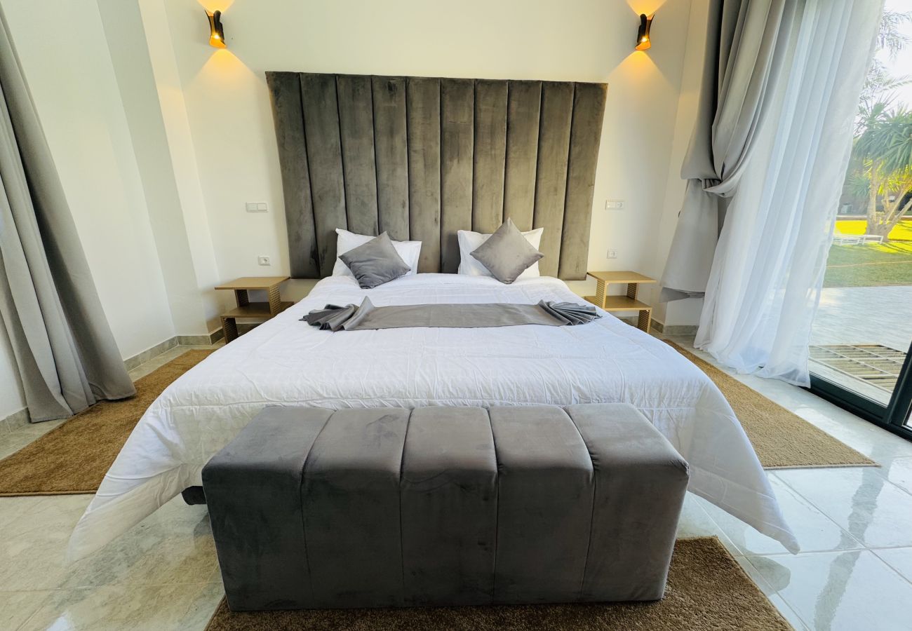 Villa in Marrakech - VILLA LES KASBAHS DE ZARRABA, 5 villas, 64 sleeps, magnificient villa at 15 minutes of Marrakech