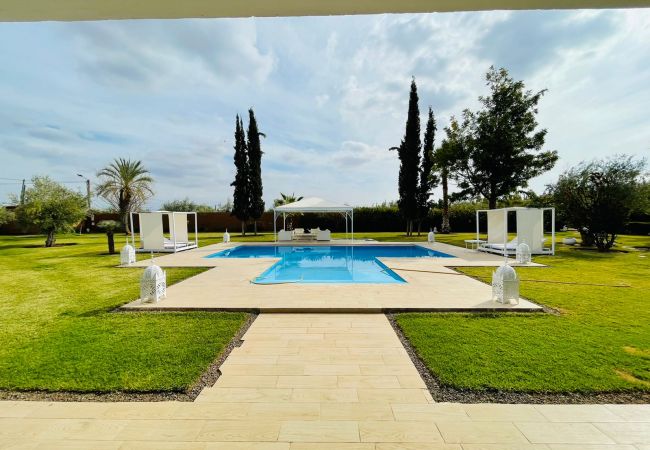 Villa in Marrakech - Villa DELTA, magnificient modern villa with private pool ,15 minutes from center of Marrakech 