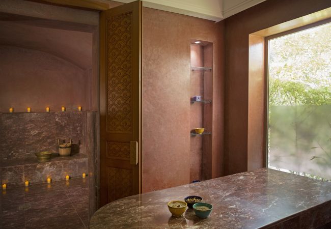 Villa in Marrakech - VILLA BESAME, 24 sleeps, perfect for your events until 24 guests !