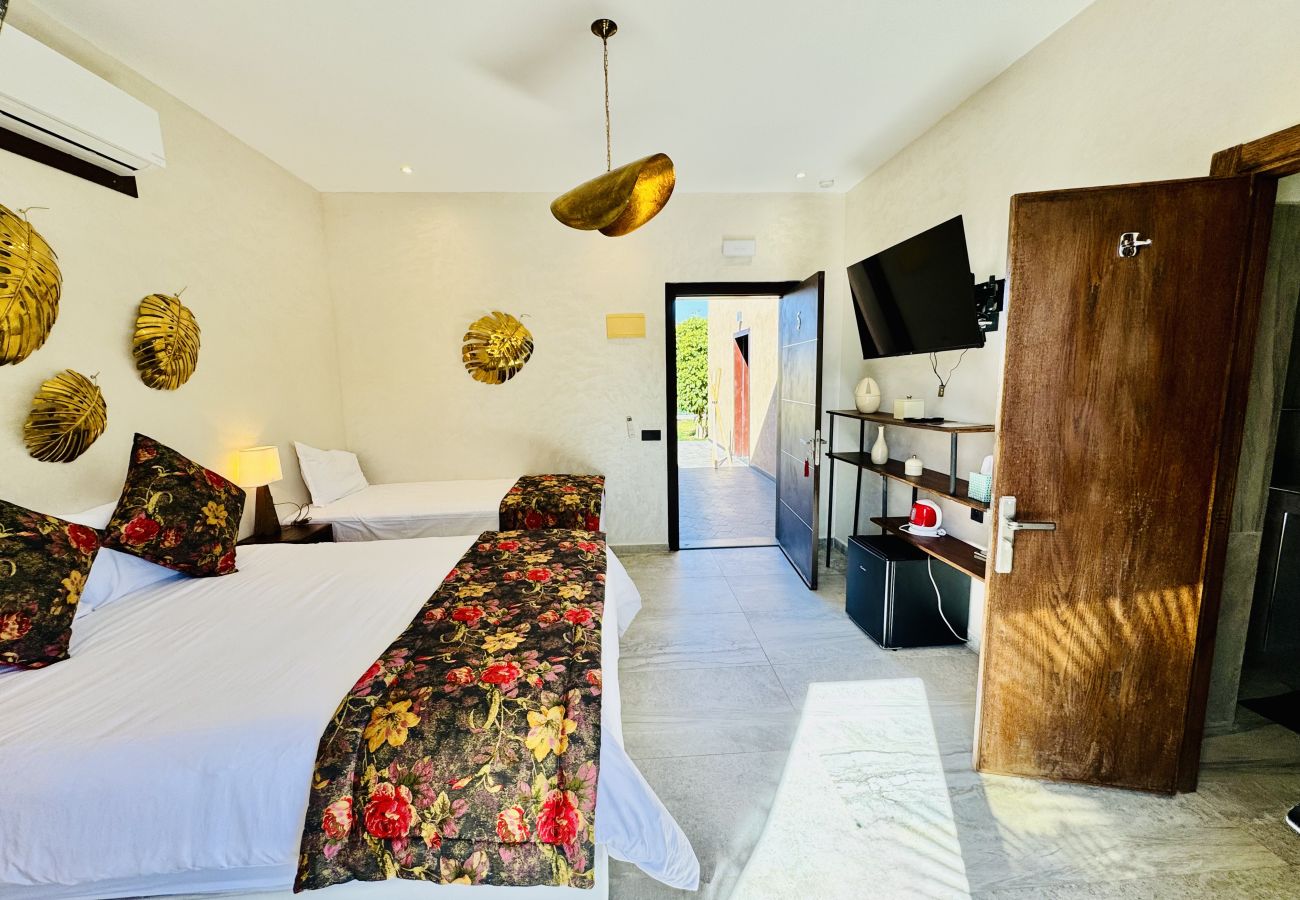 Villa in Marrakech - Villa FRAN, 7 rooms with heated pool