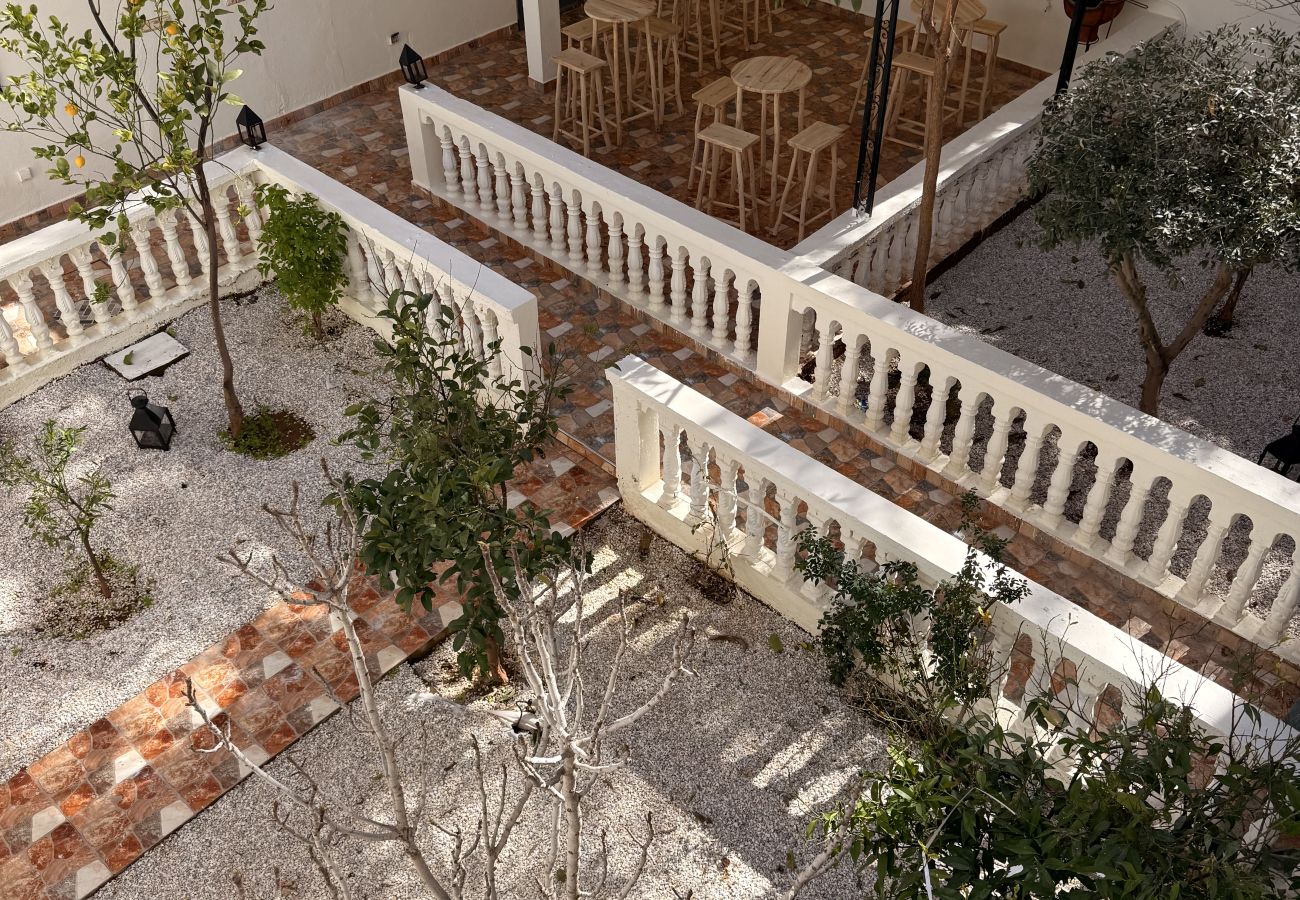 Villa in Marrakech - CASA BIANCA, riad 8 rooms with heated pool