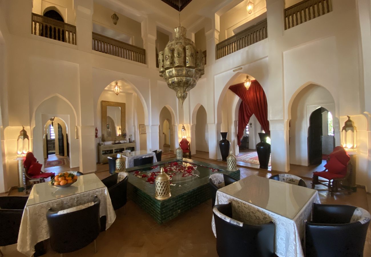 Villa in Marrakech - Villa DAR JEMA, 12 chambres, à 15/20 mns du centre