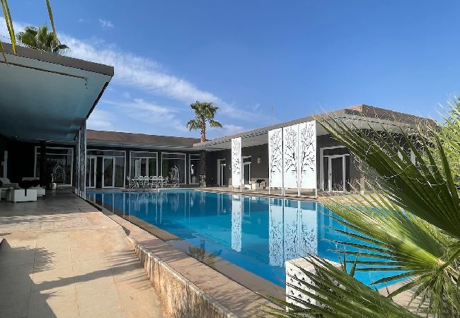 Villa à Marrakech - VILLA GHITA - Villa Contemporaine de Haut Standing, à 15 minutes de Marrakech Villa à Marrakech - VILLA GHITA - Villa Contemporaine de Haut Standing, à 15 minutes de Marrakech