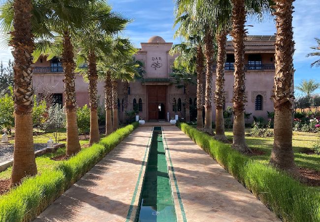 Villa à Marrakech - VILLA DAR JEMA - 24 couchages, Majestueuse Villa d'architecte, à 15 mns du centre de Marrakech Villa à Marrakech - VILLA DAR JEMA - 24 couchages, Majestueuse Villa d'architecte, à 15 mns du centre de Marrakech