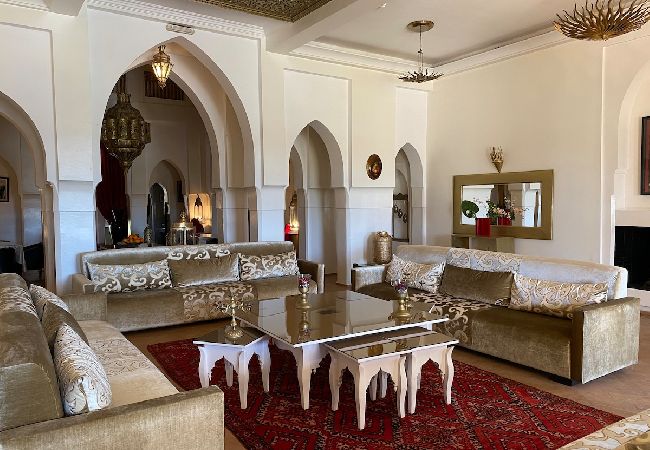 Villa à Marrakech - VILLA DAR JEMA - 24 couchages, Majestueuse Villa d'architecte, à 15 mns du centre de Marrakech Villa à Marrakech - VILLA DAR JEMA - 24 couchages, Majestueuse Villa d'architecte, à 15 mns du centre de Marrakech