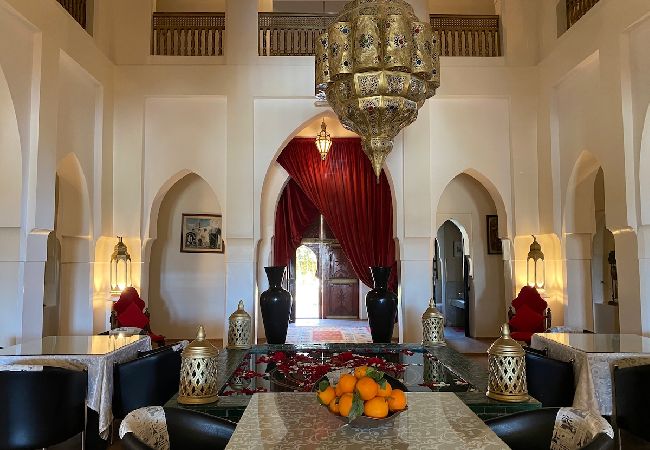 Villa à Marrakech - VILLA DAR JEMA - 24 couchages, Majestueuse Villa d'architecte, à 15 mns du centre de Marrakech Villa à Marrakech - VILLA DAR JEMA - 24 couchages, Majestueuse Villa d'architecte, à 15 mns du centre de Marrakech