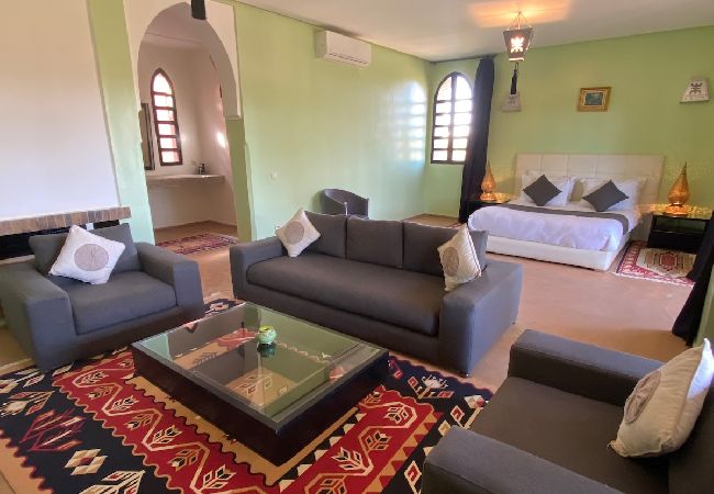 Villa à Marrakech - VILLA DAR JEMA - 24 couchages, Majestueuse Villa d'architecte, à 15 mns du centre de Marrakech Villa à Marrakech - VILLA DAR JEMA - 24 couchages, Majestueuse Villa d'architecte, à 15 mns du centre de Marrakech