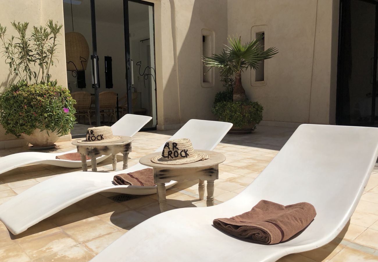 Villa à Marrakech Alentours - VILLA DAR KAHINA MARRAKECH - Splendide Villa de Luxe avec piscine chauffée