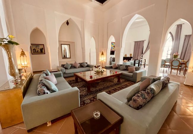 Villa à Marrakech - Villa DELTA, villa contemporaine avec piscine privée, à 15 minutes de Marrakech