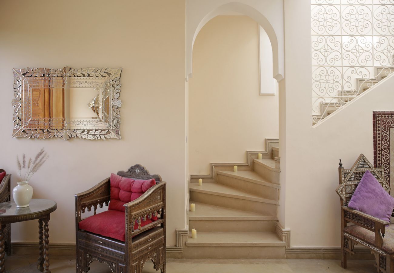 Villa à Marrakech - VILLA BESAME, 24 couchages, un Joyau en bordure de Palmeraie de Marrakech vous accueille jusqu'à 24 personnes !