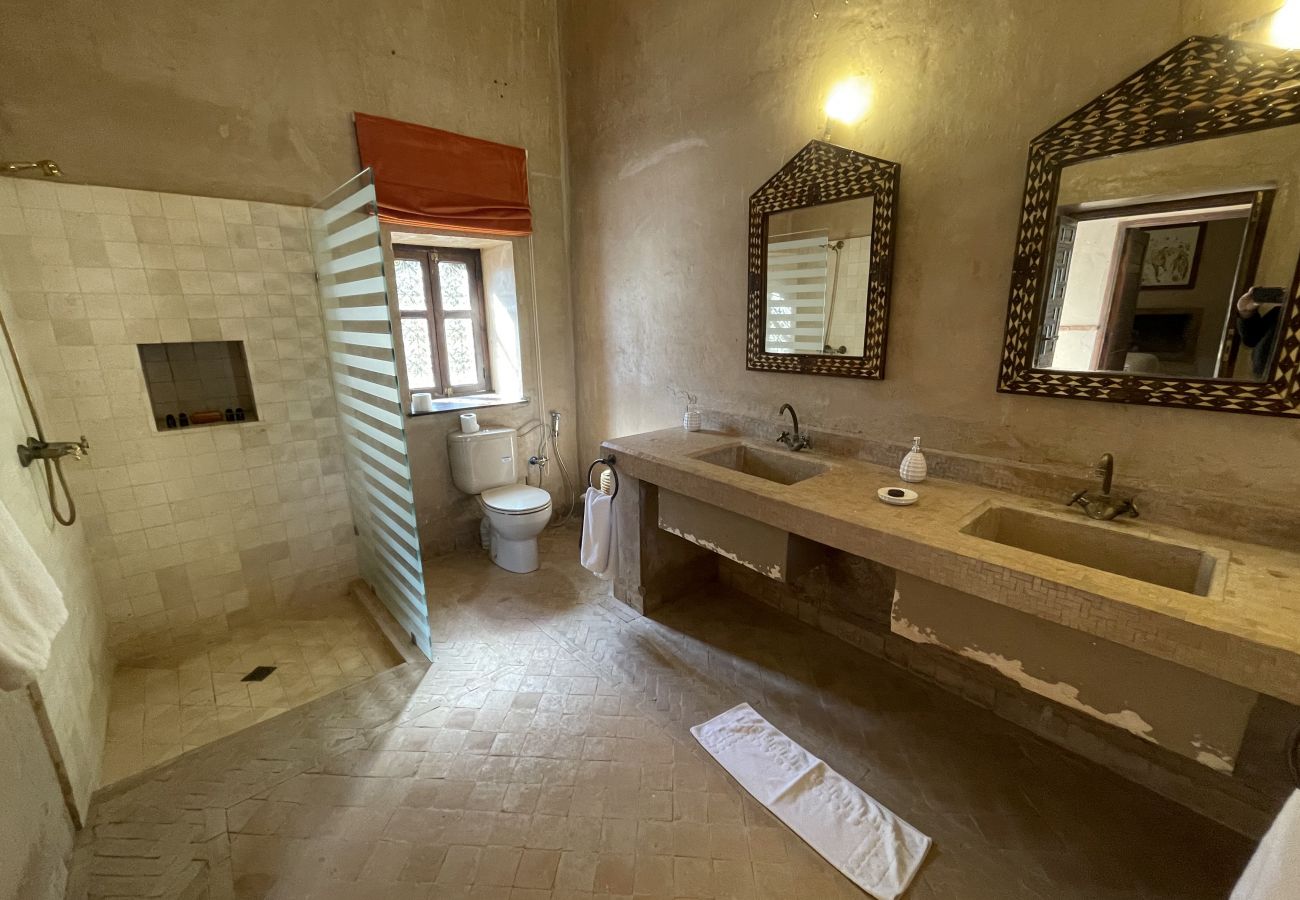 Villa à Marrakech - VILLA ALPHA, 35 couchages, un Joyau au coeur de la Palmeraie de Marrakech, pour tout événement