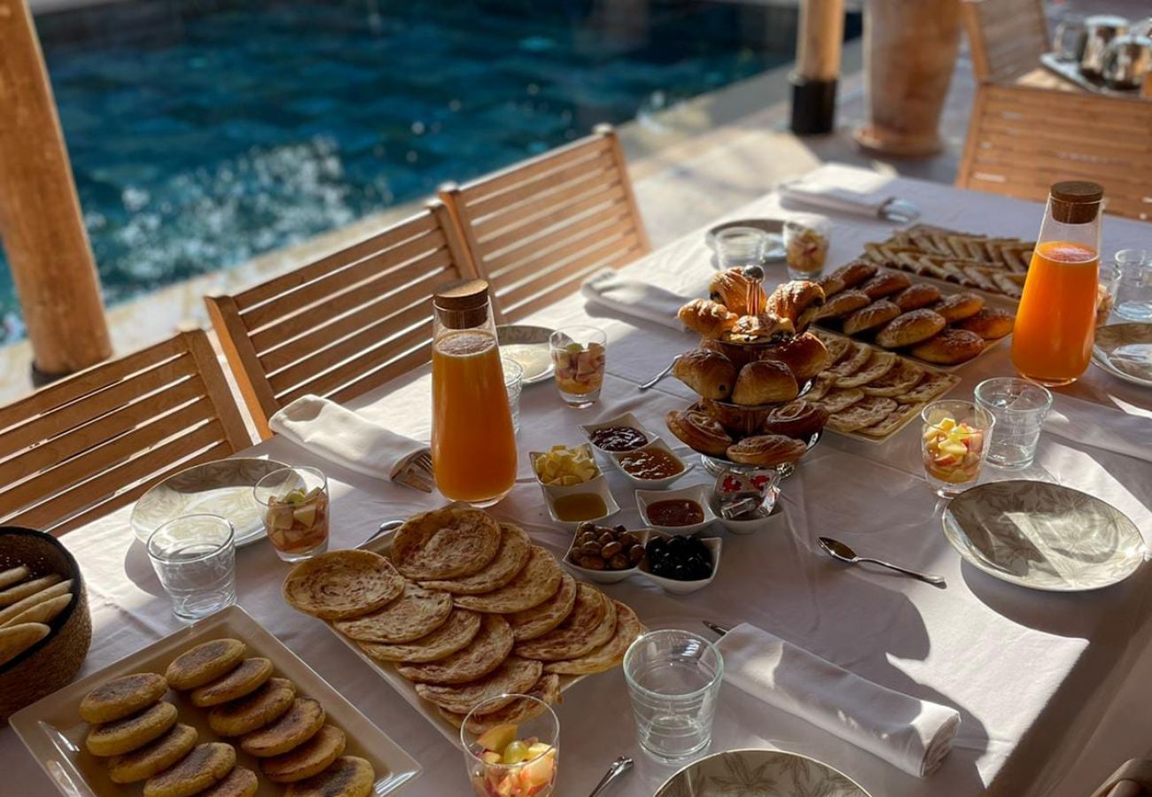 Villa à Marrakech - Dar KALYCA, villa traditionnelle de luxe avec piscine chauffée