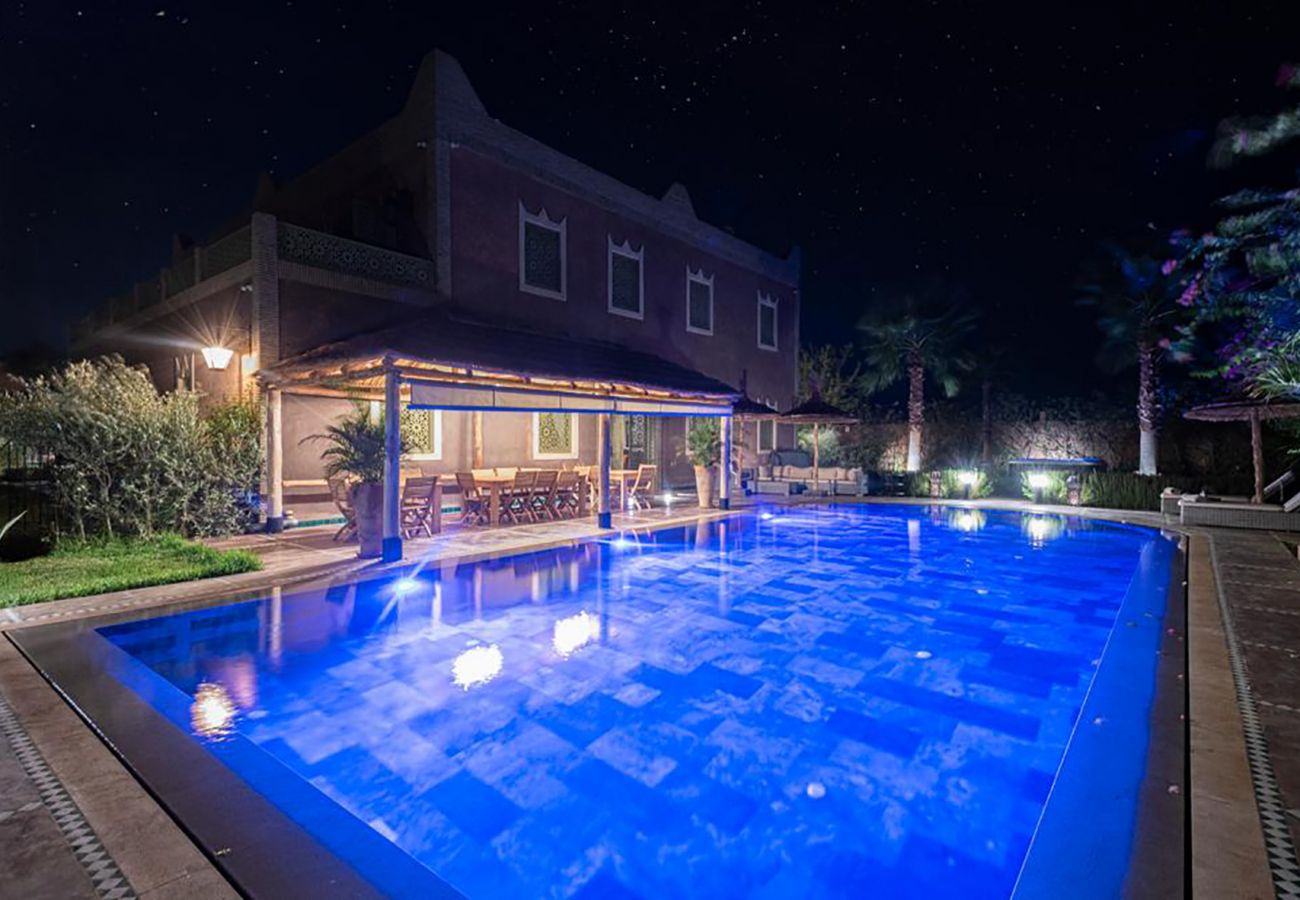 Villa à Marrakech - Dar KALYCA, villa traditionnelle de luxe avec piscine chauffée